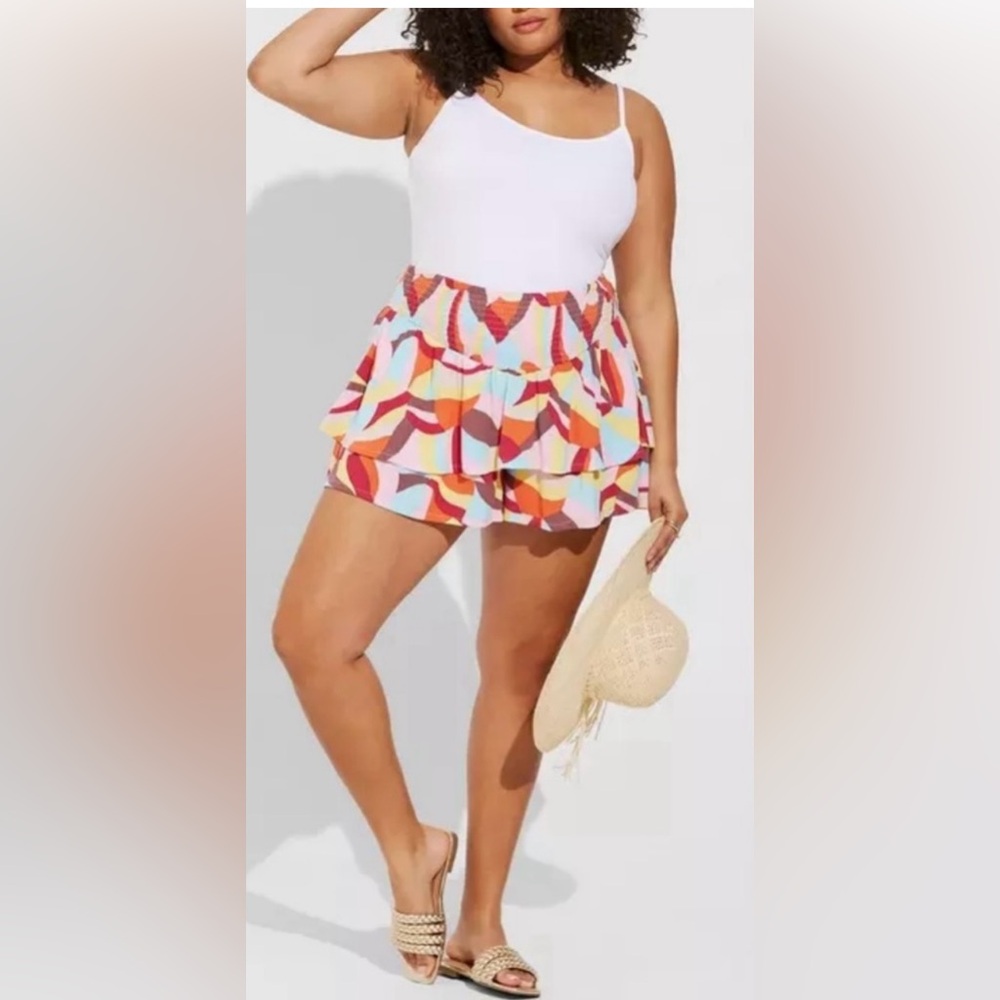 NWT TORRID 3.5 Inch Pull-On Washable Gauze
Smocked Ruffle Short Size 6X/30.